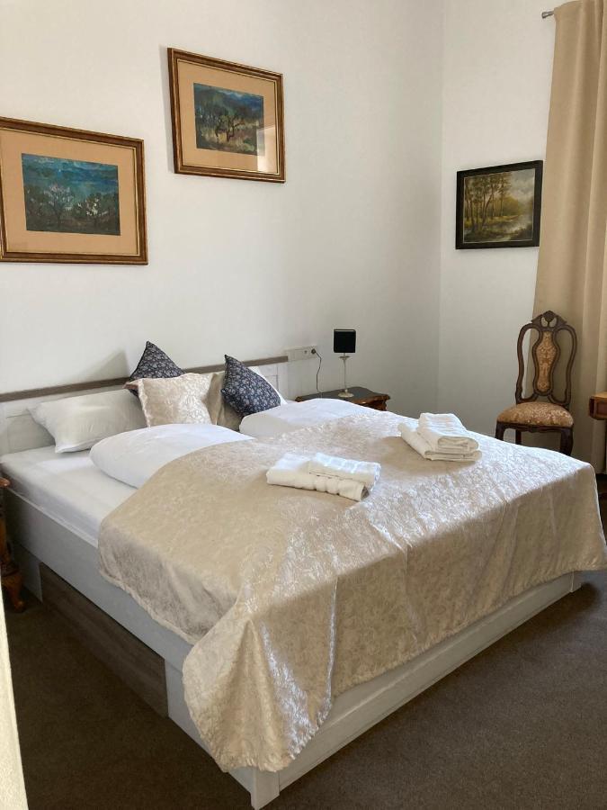 Bed and Breakfast Kira Panzio Lengyeltoti Exterior foto
