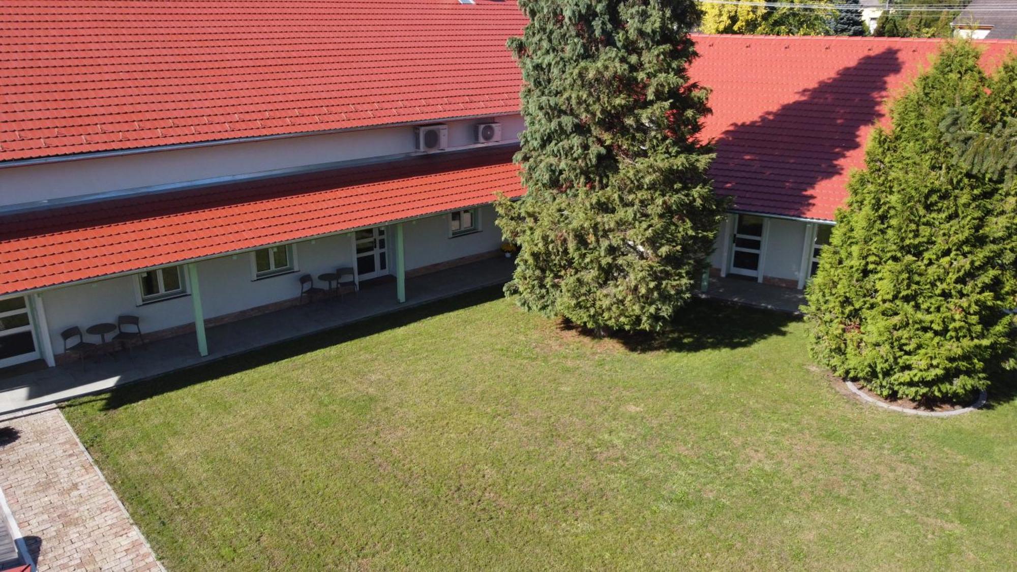 Bed and Breakfast Kira Panzio Lengyeltoti Exterior foto
