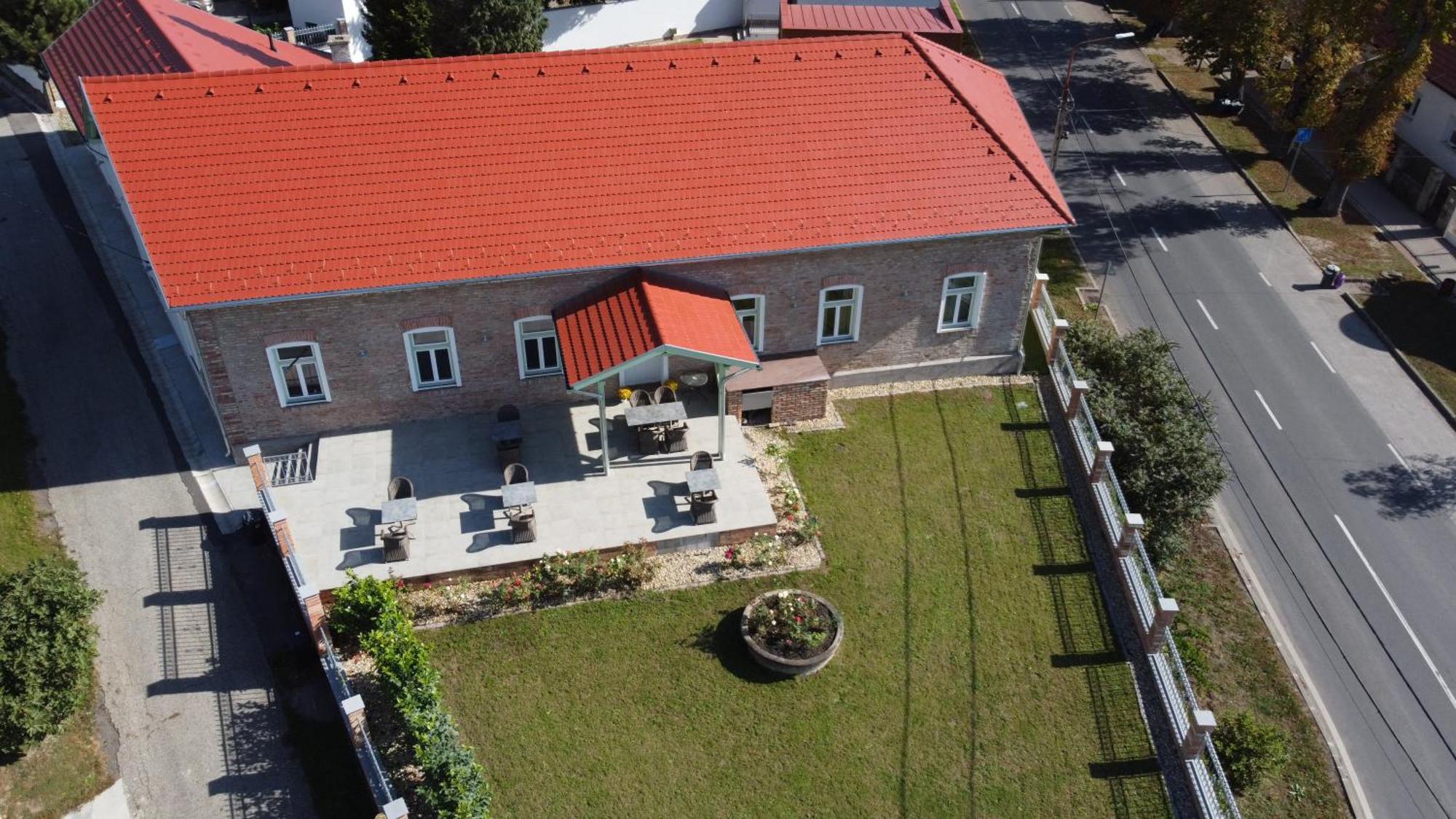 Bed and Breakfast Kira Panzio Lengyeltoti Exterior foto